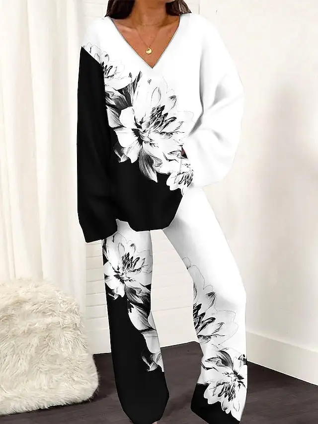 Chic Monochrome Floral Women's Pajama Set with V-Wire Sleeves