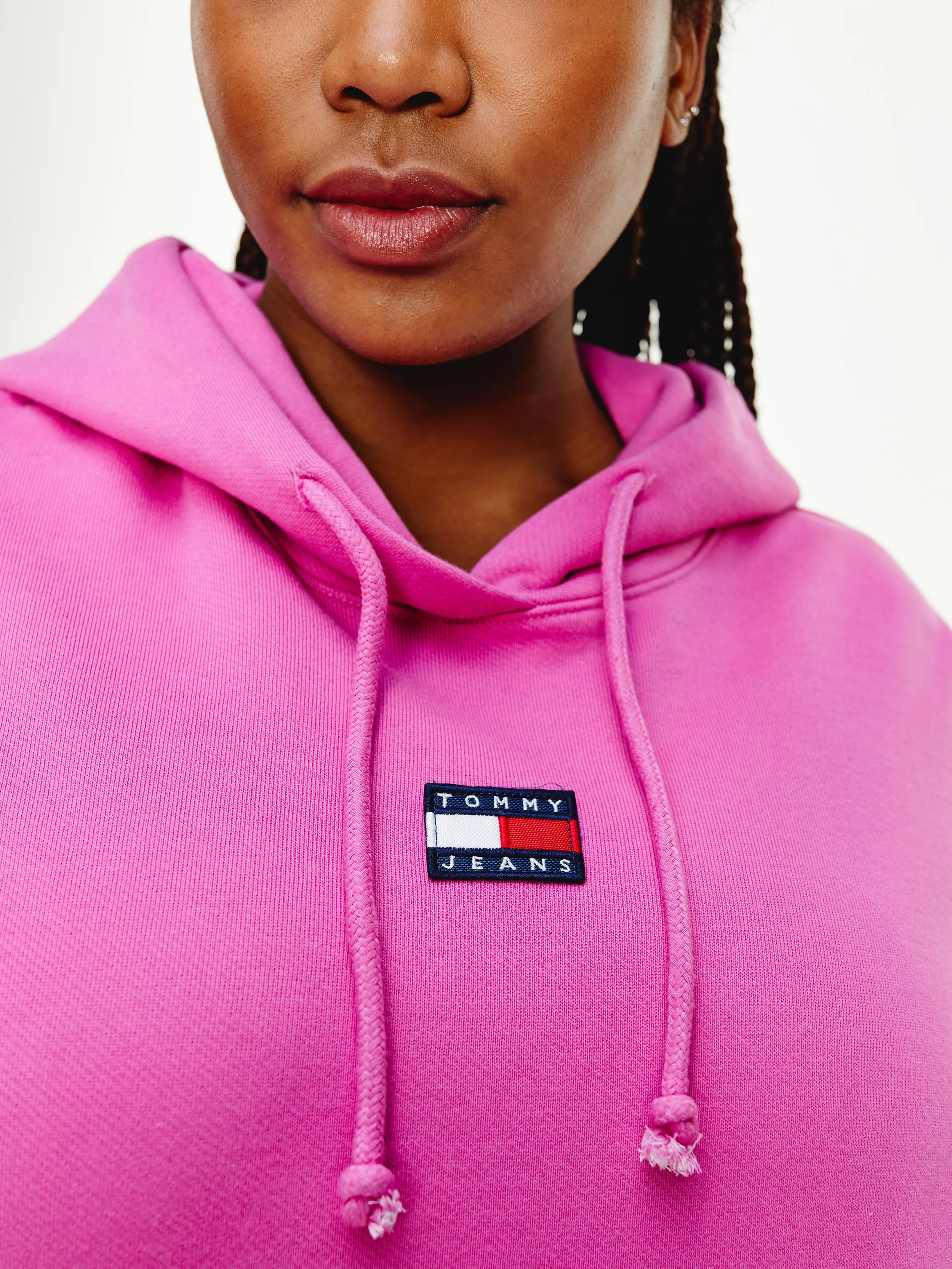 Curve Tommy Badge Hoodie | Hoodies | Tommy Hilfiger