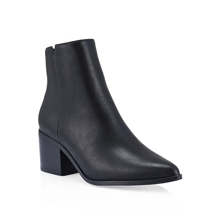 Flickel Ankle Boots - Black Softee